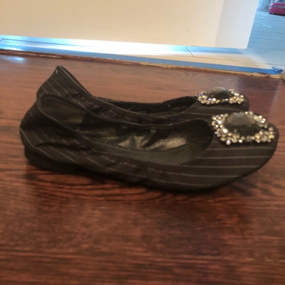 Adrienne Vittadini Shoe - Picture 4 of 6